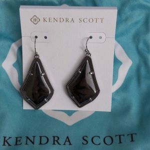 Kendra scott earrings NWOT
